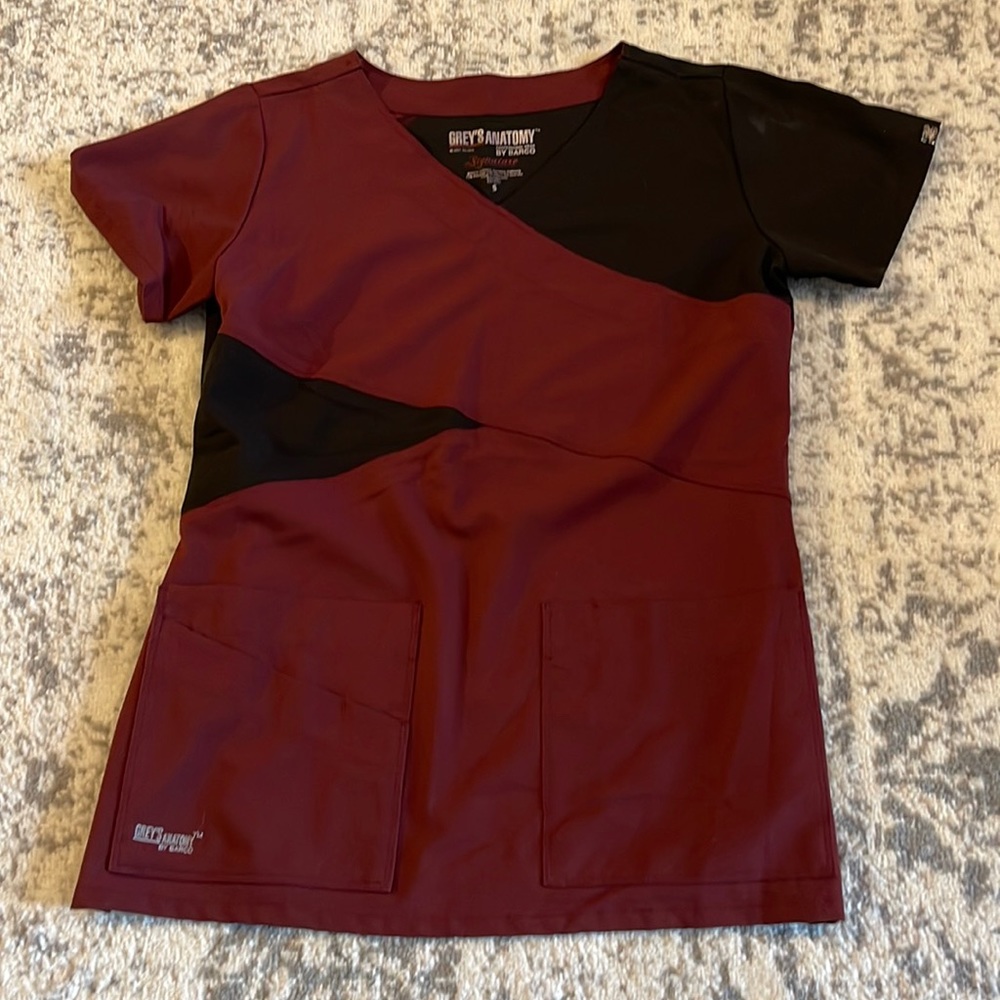 Greys Anatomy Signature Scrub Top